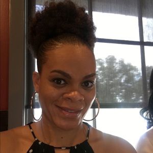 Meet your Posher, Deborah